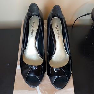 Women’s Easy Street Open Toe Pumps